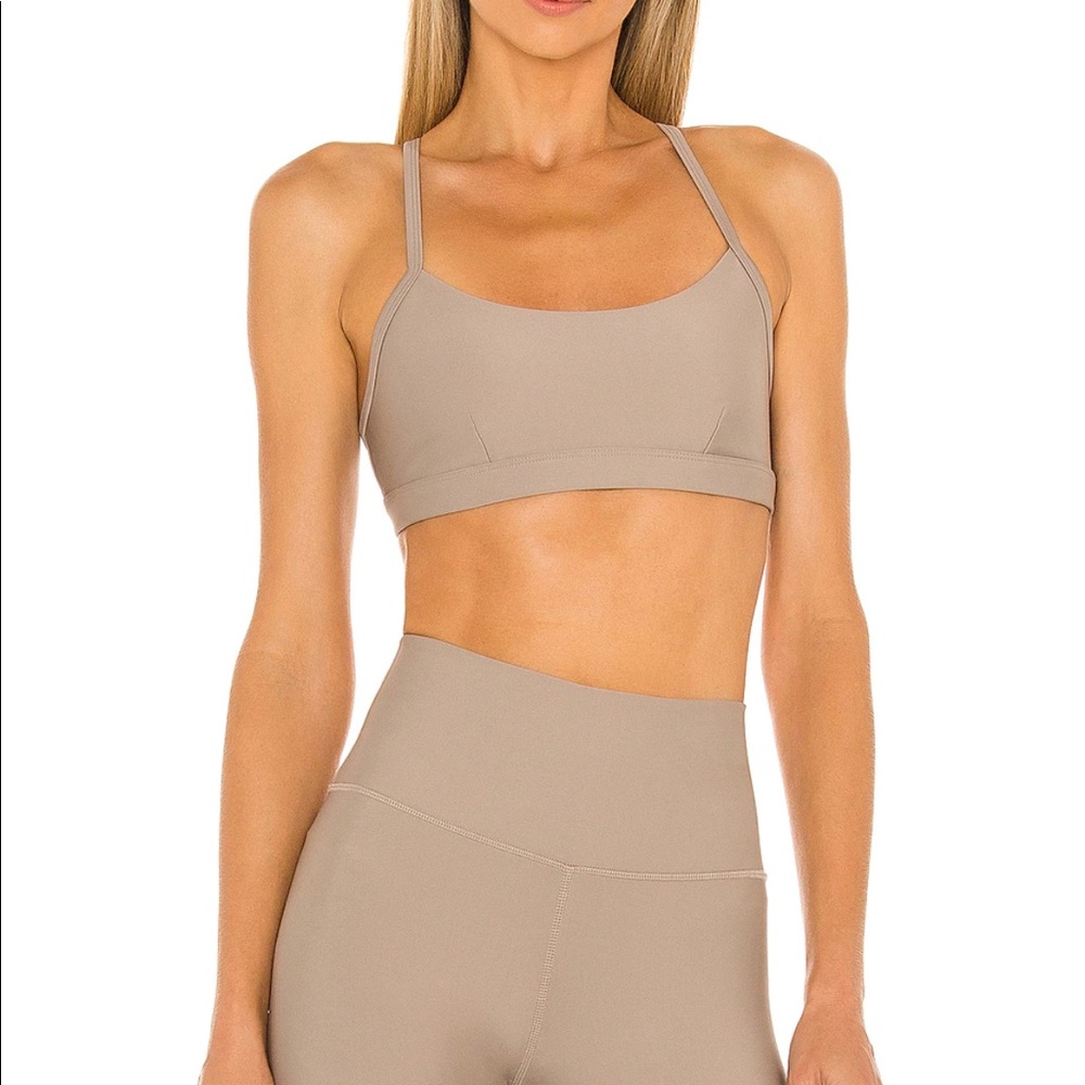 alo yoga airlift intrigue bra in gravel